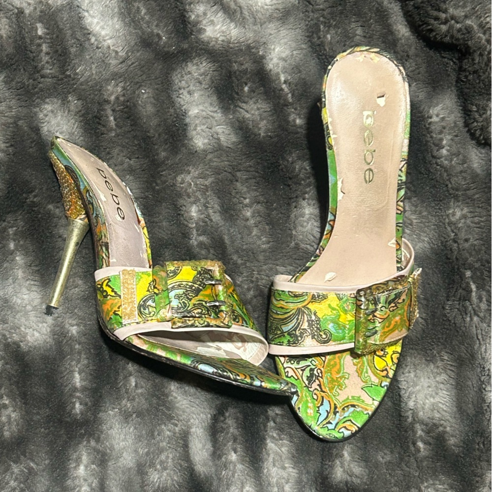 Bebe Women's Green Patterned Heels